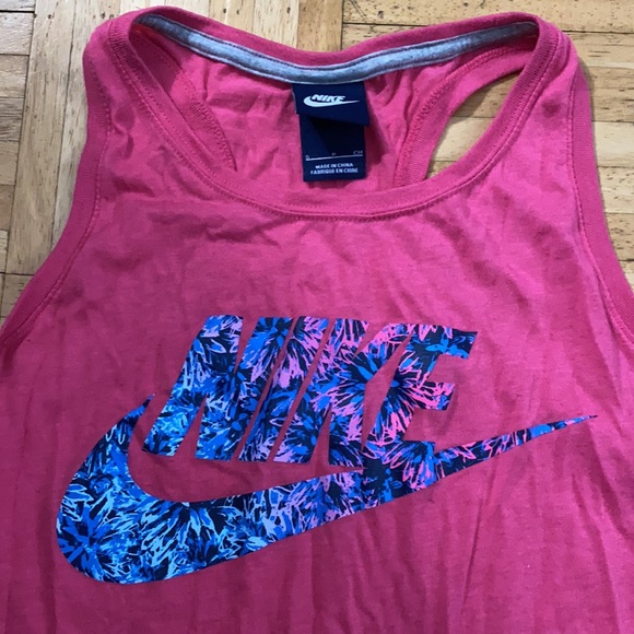 Set of 3 Nike Tank Tops - Picture 2 of 8